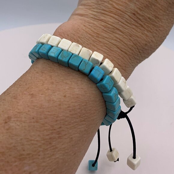 Ampere purse, cross body, mini, holds iphone, round, vegan leather, turquoise - Picture 16 of 16